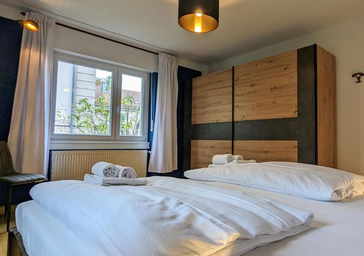 65Qm Altbaucharme Mit Zwei Balkonen Appartement Karlsruhe Buitenkant foto