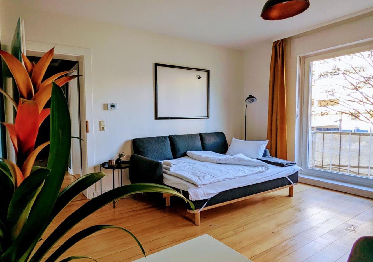 65Qm Altbaucharme Mit Zwei Balkonen Appartement Karlsruhe Buitenkant foto