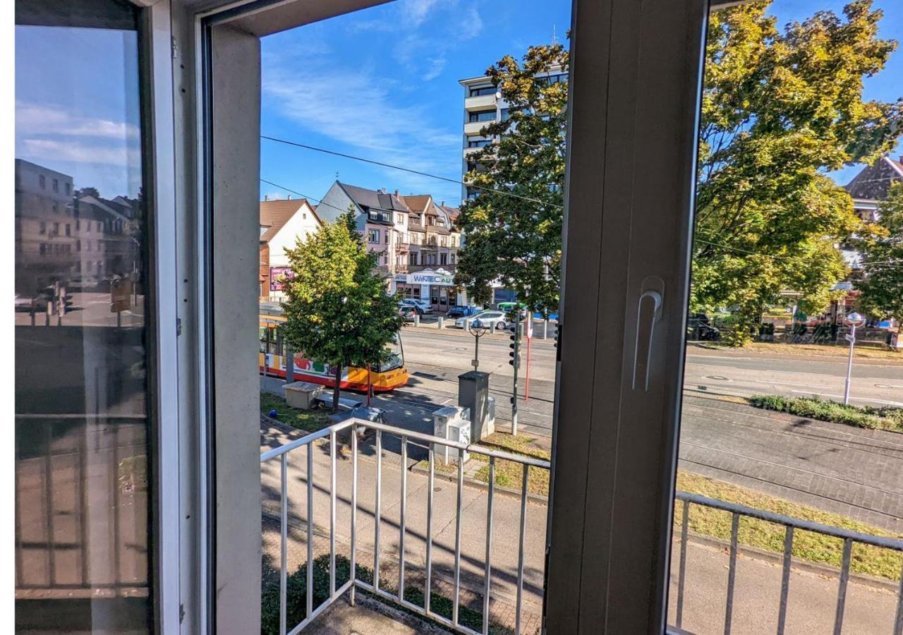 65Qm Altbaucharme Mit Zwei Balkonen Appartement Karlsruhe Buitenkant foto